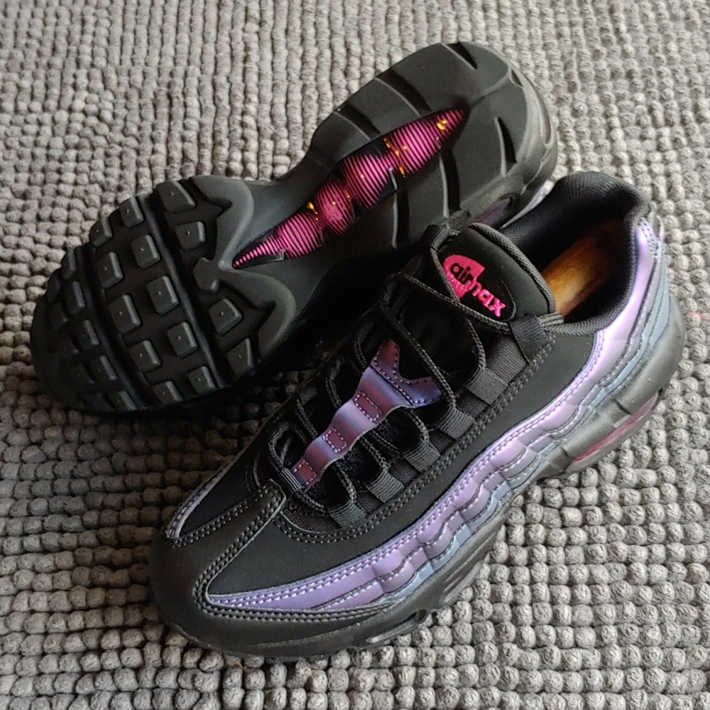 Women's Nike Air Max 95 LX - Picture 4 of 5